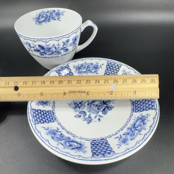 Alfred Meakin Melody Blue White Porcelain Tea Cup and Saucer Set England VTG - Picture 2 of 11